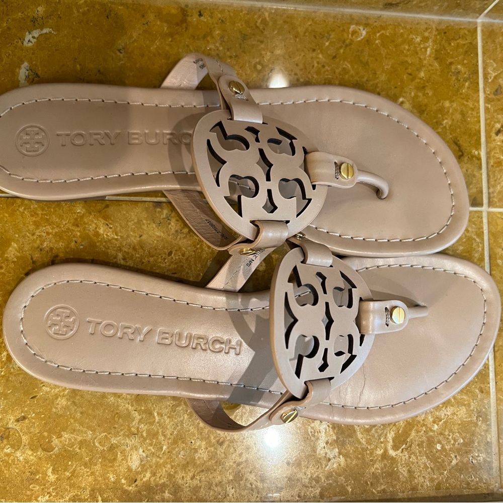 Tory Birch Authentic Shoes size 8.